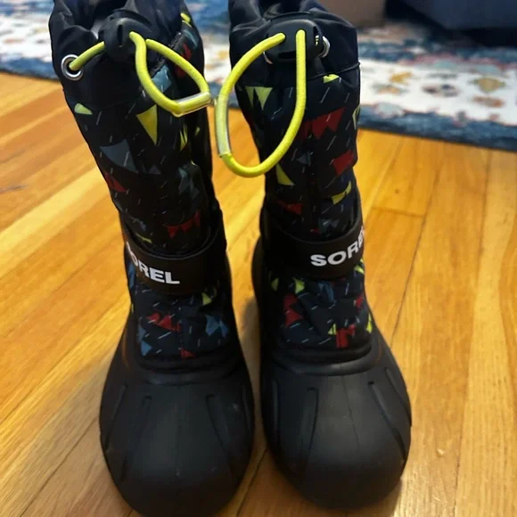 Sorel Kids' Black and Multicolor Snow Boots - Picture 2 of 6